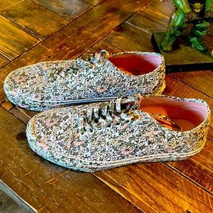 Vans shoes 8 1/2 men’s 10 women’s